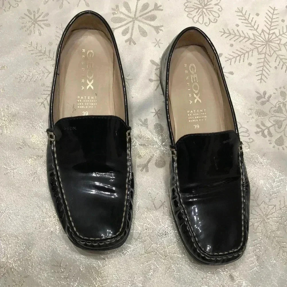 Geox Respira Donna Roma black patent leather moccasins.